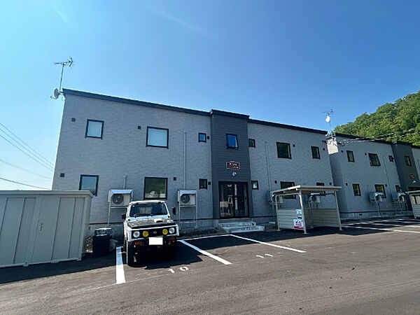 apartment 北海道空知郡上砂川町字上砂川町中央北2条2丁目1番
地図を見る