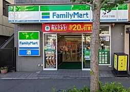 ファミリーマート代沢五丁目店 徒歩4分。 250m