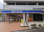 ローソン目黒大橋二丁目店 徒歩4分。 290m