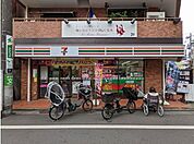 セブンイレブン世田谷梅丘駅前店 徒歩3分。 190m