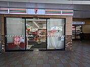 セブンイレブン小田急経堂店 徒歩7分。 550m