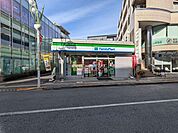 ファミリーマート経堂北店 徒歩12分。 960m