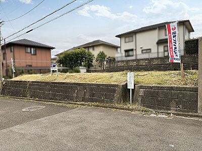 外観：間口の広い土地です