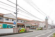 藤原白ゆり幼稚園 徒歩12分。 930m