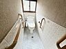 トイレ：1階トイレは温水洗浄便座付き。各階にトイレを備えているため、忙しい朝や夜間もスムーズに利用できます！