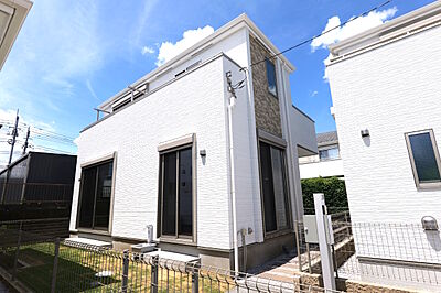外観:緑豊かで閑静な住宅街に44坪超の敷地を用意。 外観:緑豊かで閑静な住宅街に44坪超の敷地を用意。