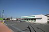 周辺：ファミリーマート福生北田園店まで（320m）