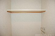 トイレの棚。無い物件も多いですが、こちらにはございます。
