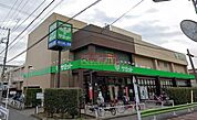 サミットストア池上8丁目店 徒歩3分。 210m