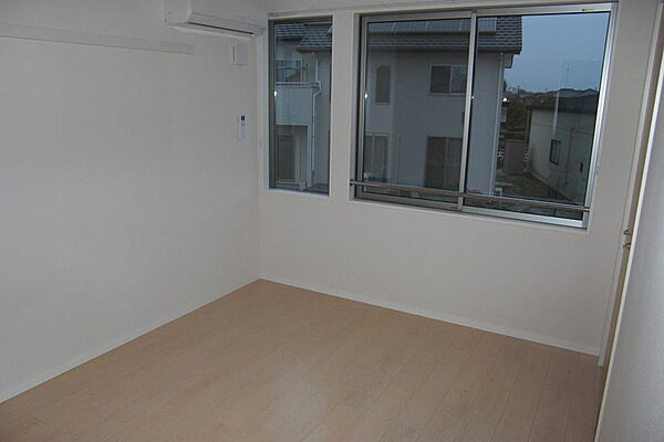 apartment 栃木県下都賀郡壬生町駅東町
駅東町の賃貸情報を見る
物件地図