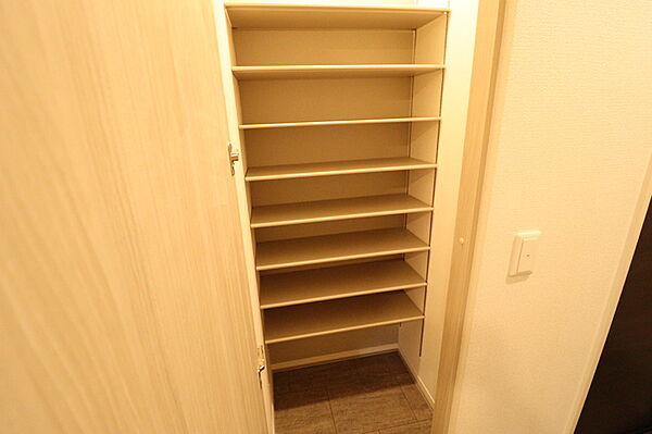 apartment 栃木県小山市中央町１丁目
中央町の賃貸情報を見る
物件地図