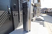 宅配ボックス付きです。