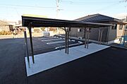 駐輪場付き。