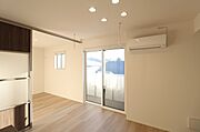 南向きリビングで日当たり良好です。