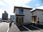 計２世帯のコンパクトな物件。全室角部屋です。