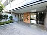 エントランス：詳細が知りたい・資料が欲しいなど、何でもお気軽にお問い合わせ下さい。