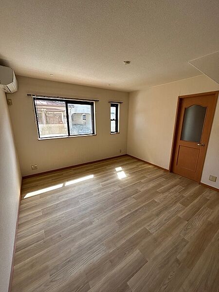 detached 埼玉県日高市高萩東１丁目16-13

地図を見る