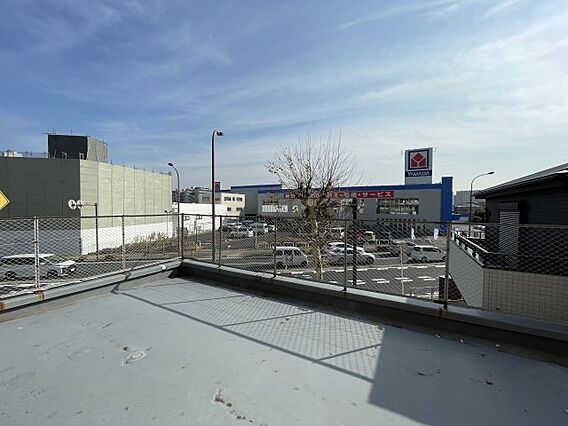 バルコニーから...