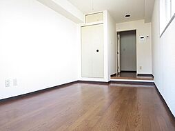 グローリア初穂大島II 4階ワンルームのリビング/ダイニング