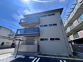 ラ・パーチェ江坂 1  ｜ 大阪府吹田市豊津町37番6号（賃貸アパート2LDK・1階・52.96㎡） その1