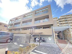 ガーデンヒルズ  ｜ 大阪府豊中市永楽荘４丁目6番10号（賃貸マンション2LDK・3階・60.00㎡） その1