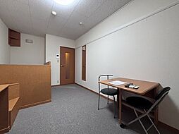 レオパレスカルチェ 2階1Kのリビング/ダイニング