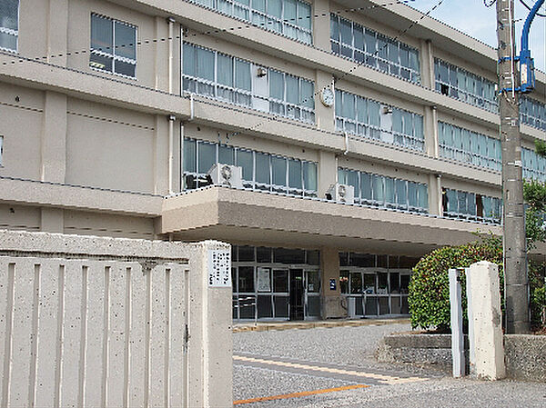 画像16:金沢市立額中学校（631m）