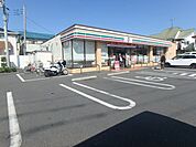 コンビニ「セブンイレブンまで570m」