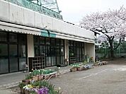 幼稚園、保育園「みどりがおか幼稚園まで200m」