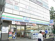 コンビニ「スリーエフまで130m」