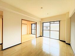 東急田園都市線 梶が谷駅 徒歩4分の賃貸マンション 3階2LDKのリビング/ダイニング