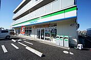 ファミリーマート 中山競馬場前店（725m）