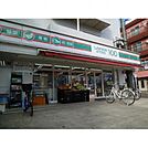 100円ローソン(コンビニ)まで480m