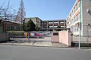 名古屋市立桜丘中学校 534m