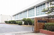 北名古屋市立白木中学校 670m