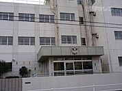 山田東中学校 1049m