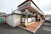 セブンイレブン北名古屋鹿田店 273m