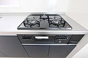 三ツ口コンロでお料理も捗りますね