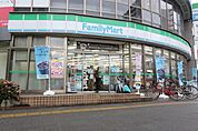 ファミリーマート東大曽根町店 122m