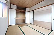 大きな収納スペースもあり和室が好きな人にオススメです。