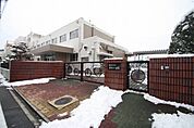 栄生小学校 427m