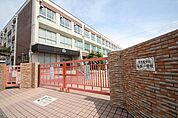 名古屋市立金城小学校 474m