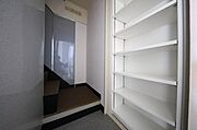 102号室の内装写真参照
