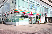 セブン-イレブン　北名古屋西春駅北店 72m