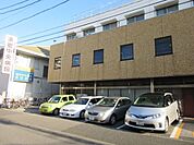 病院「浦安中央病院まで1300m」