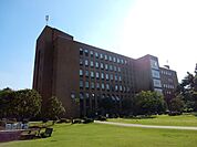 大学「麗澤大学まで1500m」