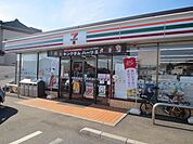 コンビニ「セブンイレブンまで70m」