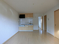 パインウッド 102 1階2LDKのリビング/ダイニング