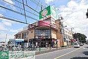 ライフ西大泉店 徒歩12分。スーパー 910m
