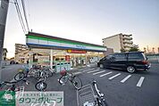 ファミリーマート東久留米所沢街道店 徒歩7分。コンビニ 530m